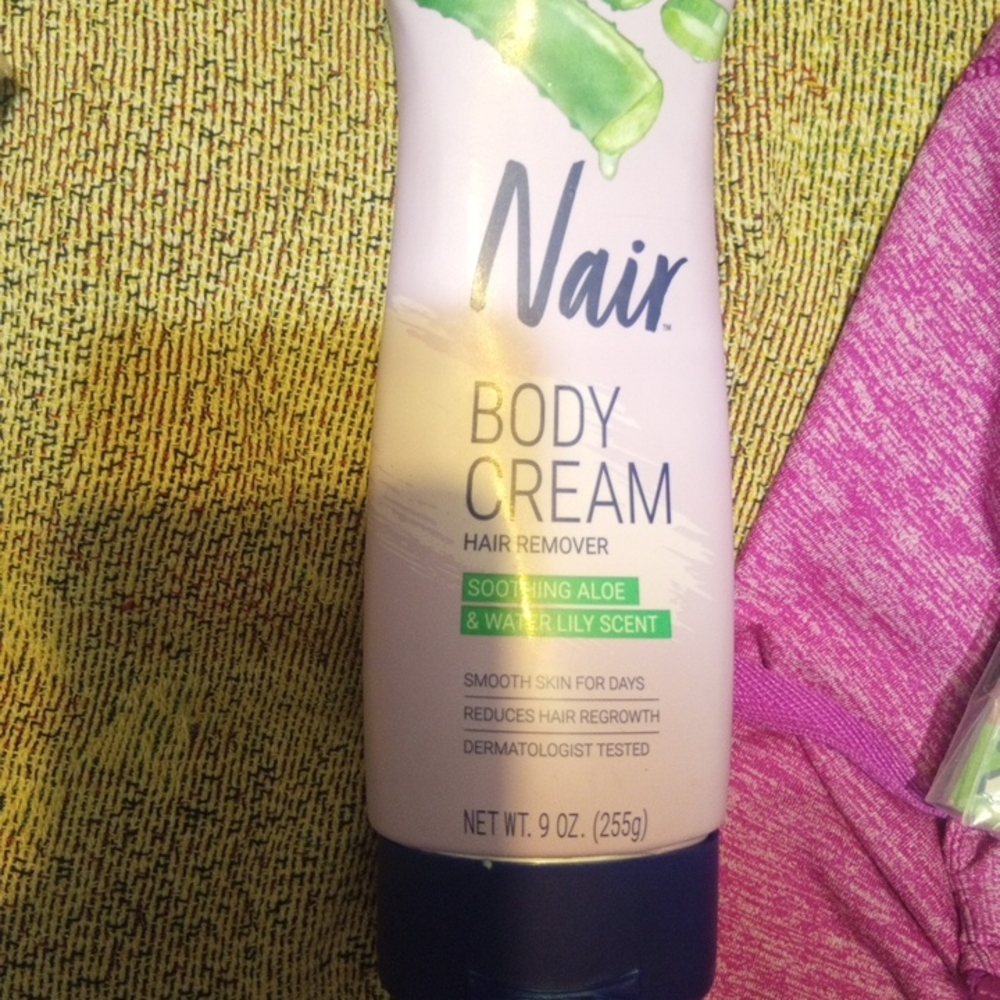 Nair Body Cream Hair Remover - Soothing Aloe & Water Lily Scent